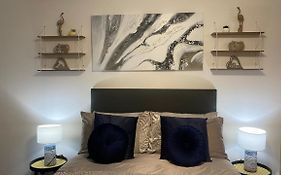 Bv Homely Studio Fourteen At Deighton Huddersfield